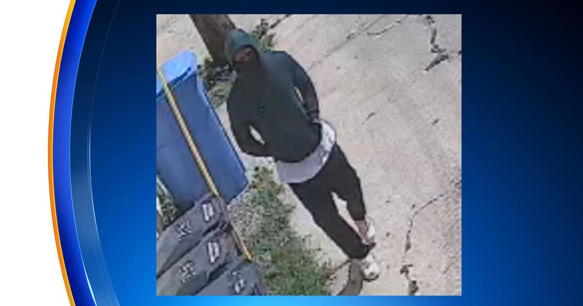 Chicago Police Release Surveillance Of Suspect Who Shot, Killed Man At ...