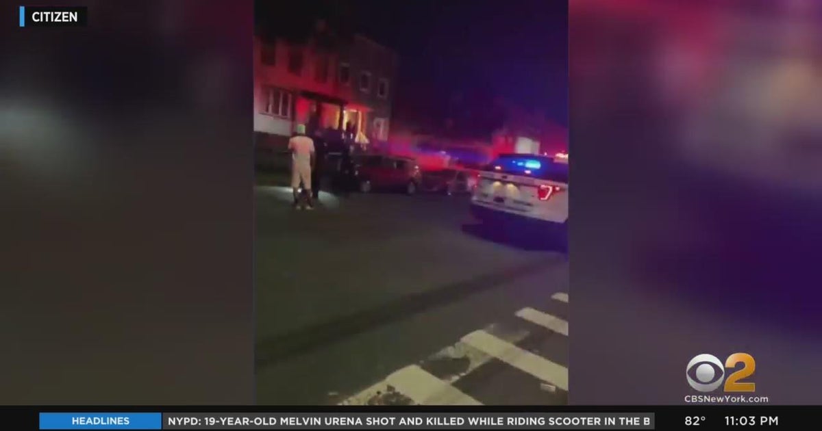 Four shot inside Queens mechanic shop CBS New York