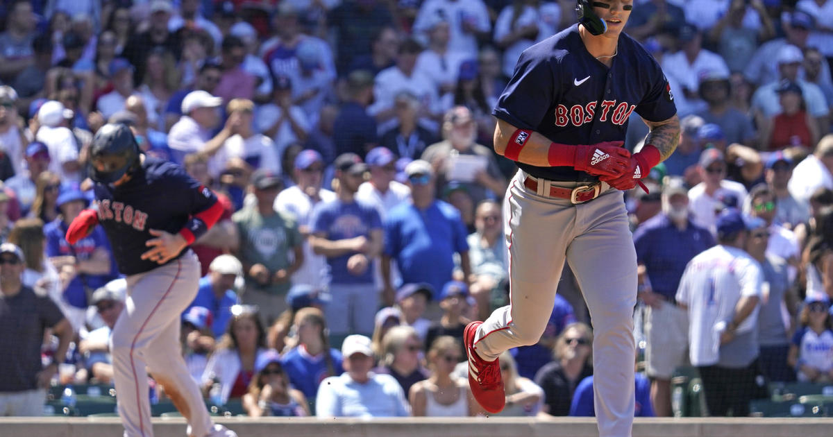 Wick's 2-run error in 11th gifts Red Sox 4-2 win over Cubs