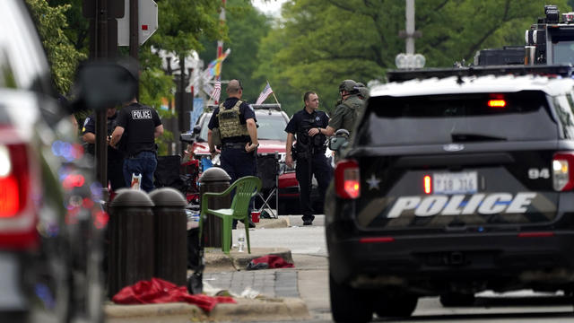 Police investigate after shooting at July Fourth parade in Highland Park, Illinois 