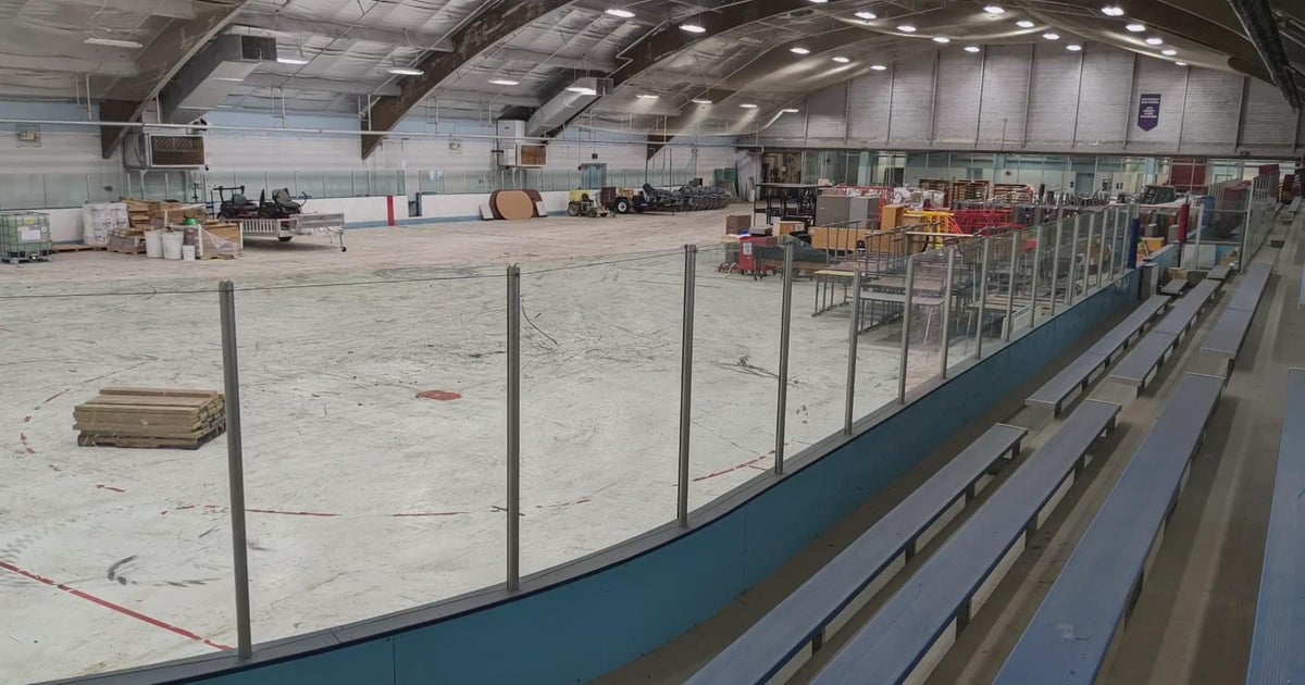Hopes to transform former ice arena into roller rink - CBS Minnesota