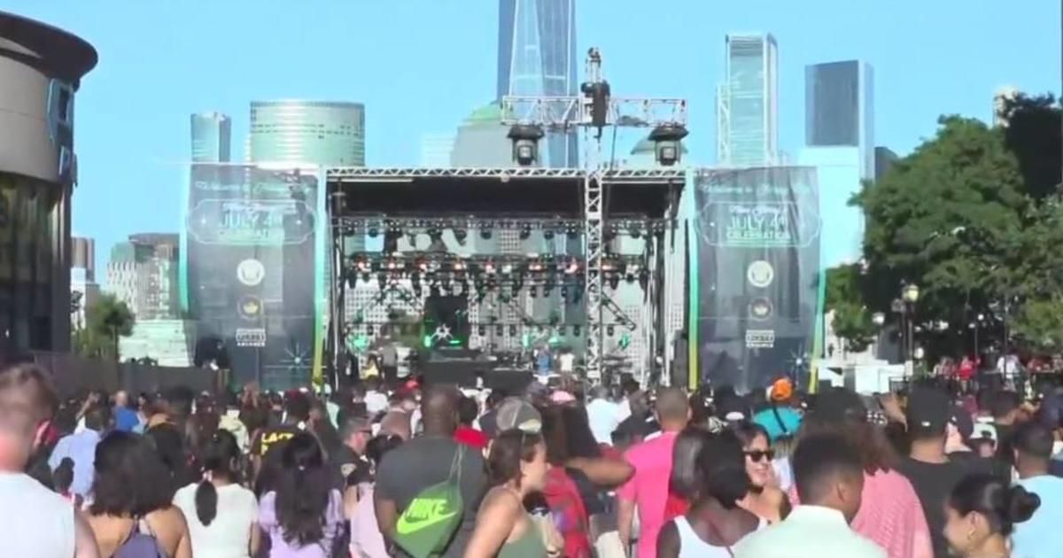 Downtown Jersey City hosts New Jersey's biggest 4th of July celebration -  CBS New York