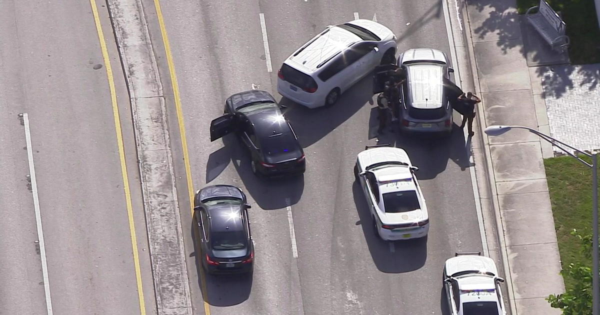 Miami-Dade police pursuit ends with man in custody