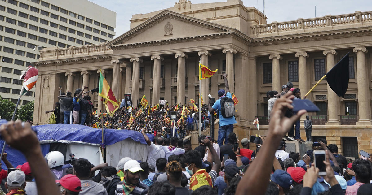 Sri Lankan Prime Minister Ranil Wickremesinghe quits after protesters storm president's house