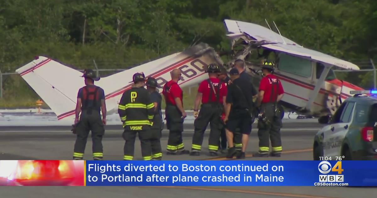 2 taken to hospital after private plane crashes at Portland International Jetport