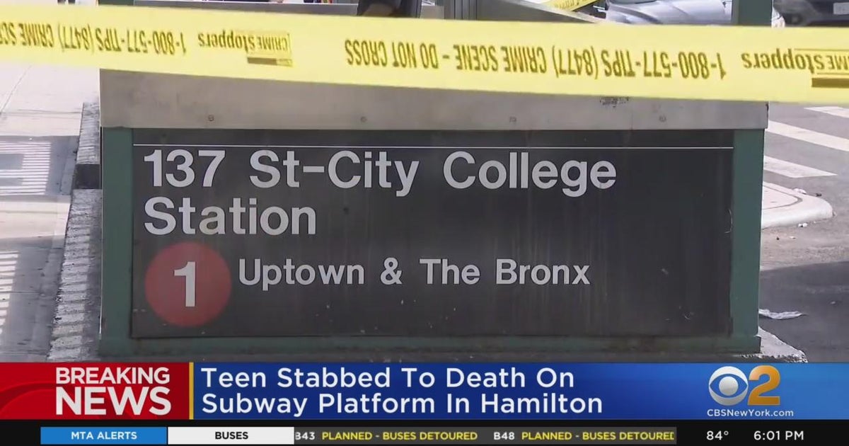 Teen stabbed to death on subway platform in West Harlem - CBS New York