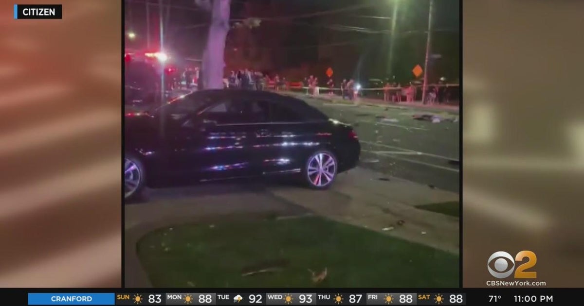 2 teens killed in car crash on Staten Island, 2 others hurt - CBS New York