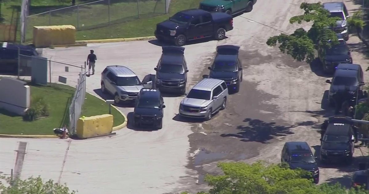 Search for murder suspect ongoing in Davie