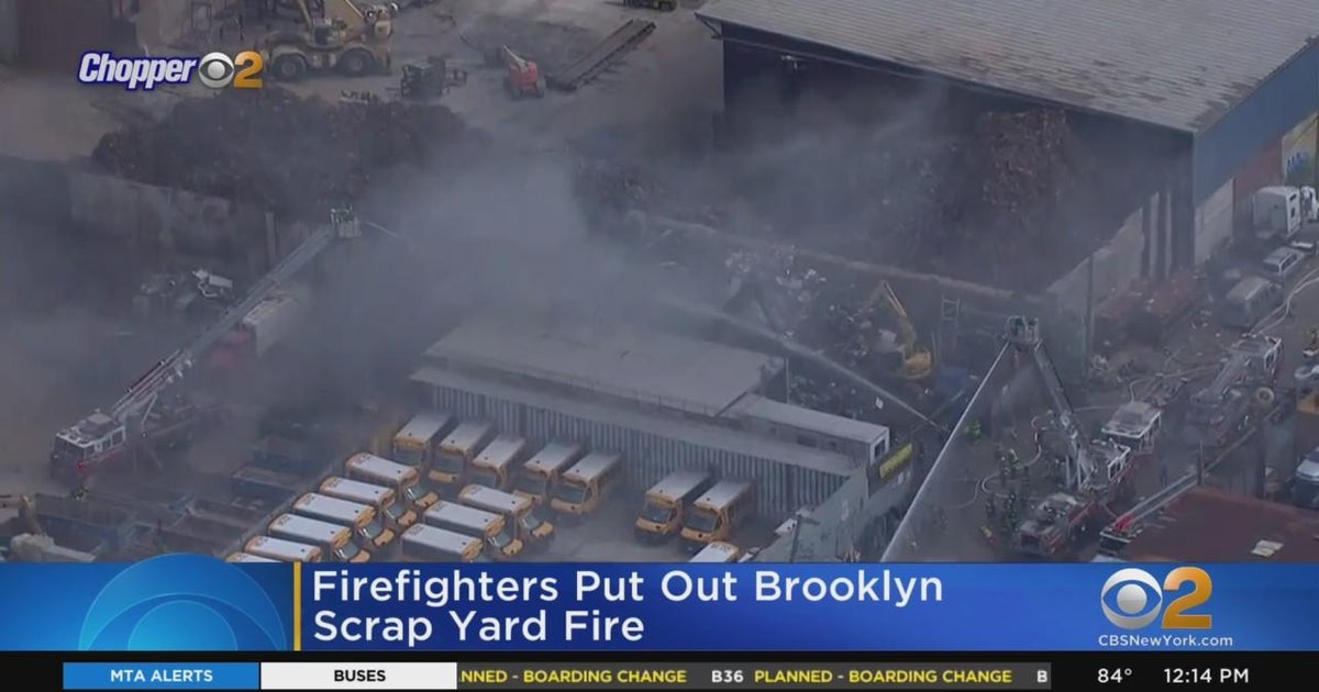 Fire breaks out at Brooklyn scrap yard - CBS New York