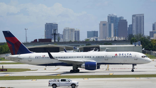 Earns Delta Air Lines 