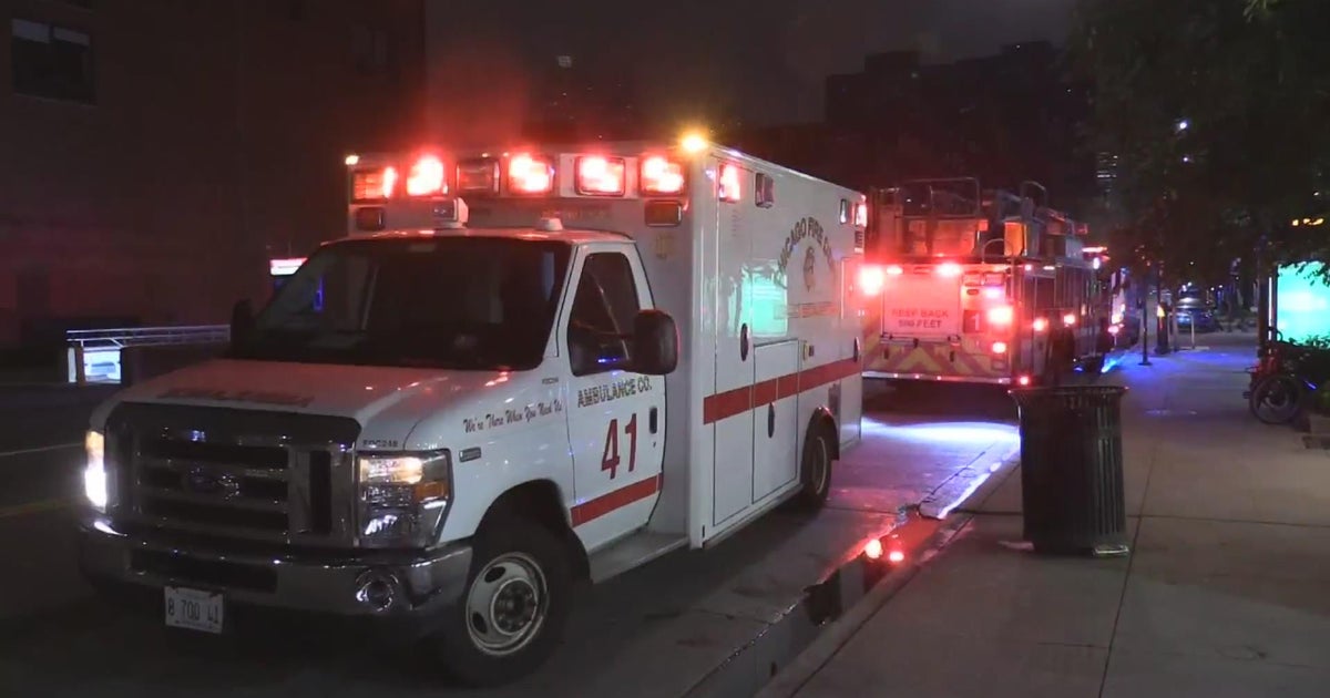 Man stabbed on Roosevelt Red Line platform - CBS Chicago