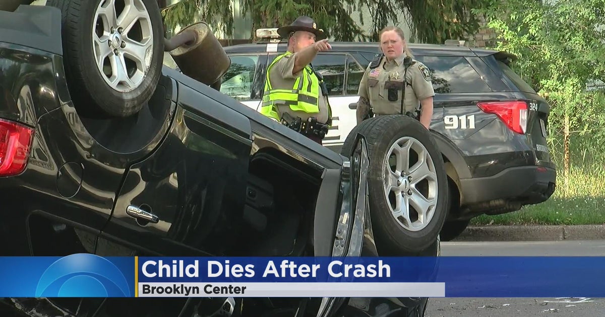 Child dies after police chase ends in crash - CBS Minnesota