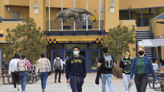 UCI Students return to campus 