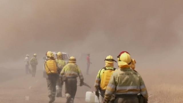 cbsn-fusion-wildfires-rage-in-spain-and-france-amid-heat-wave-thumbnail-1134411-640x360.jpg 