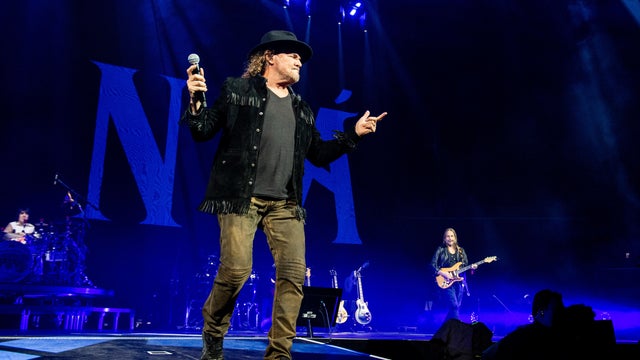 Maná Performs At The Forum 
