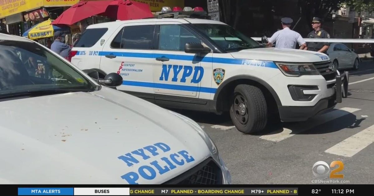 2 men shot in Queens, 1 in critical condition - CBS New York