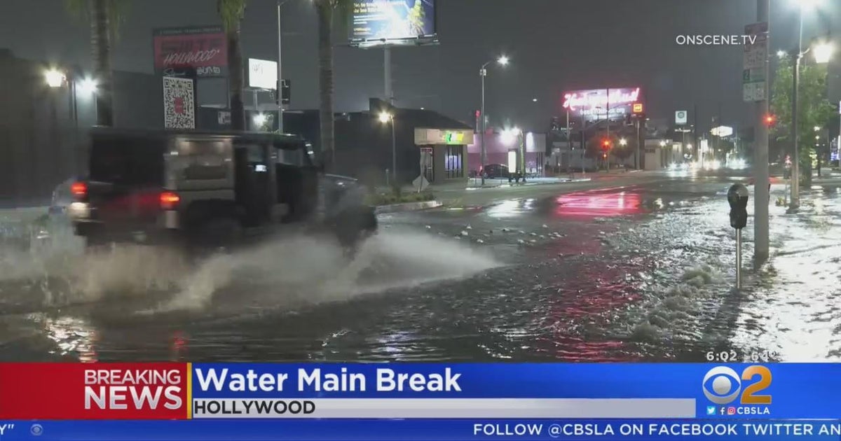 Water mains break in Hollywood, East Hollywood - CBS Los Angeles