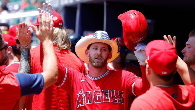 Los Angeles Angels v Atlanta Braves 