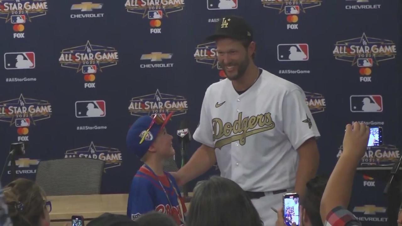 Clayton Kershaw helps 10-year-old boy complete late grandfather's