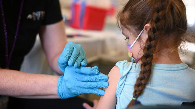 cbsn-fusion-parents-remain-hesitant-to-vaccinate-kids-under-5-thumbnail-1154399-640x360.jpg 