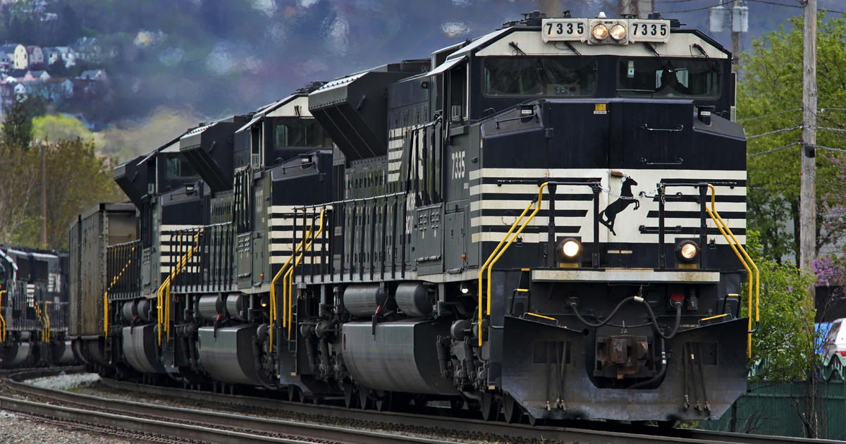 Norfolk Southern train cars derailed in Pittsburgh