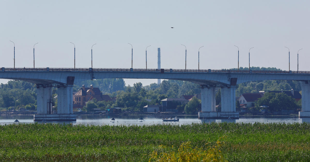 Ukraine strikes Antonivskyi Bridge essential for Russian supply lines in occupied south