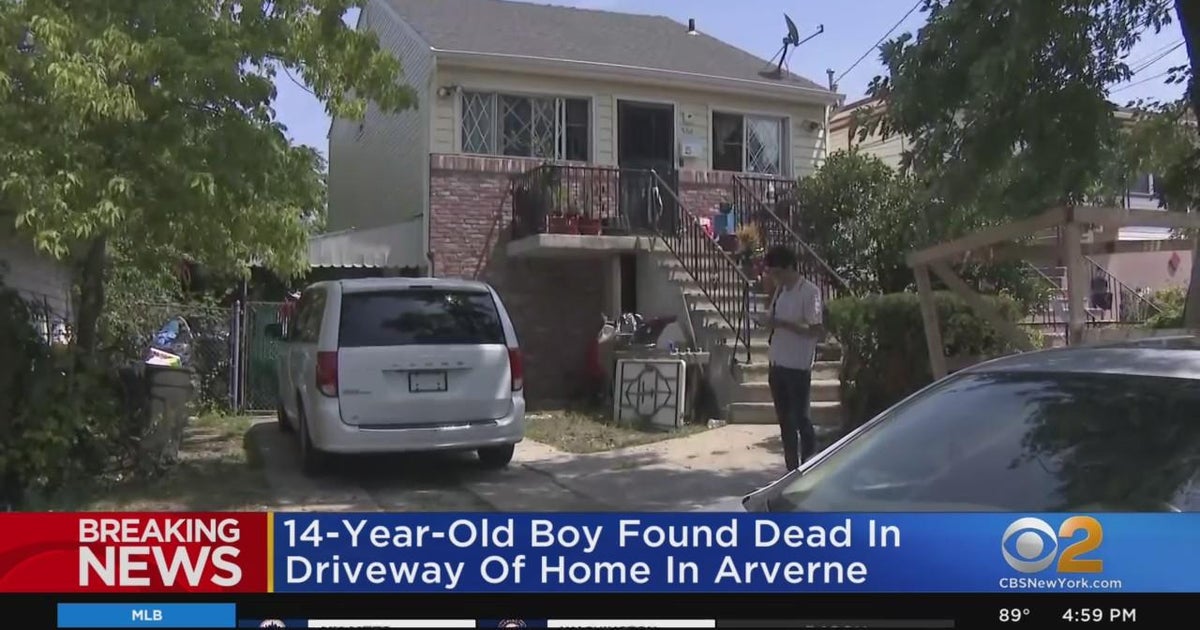 14-year-old boy found fatally shot in Arverne, Queens - CBS New York