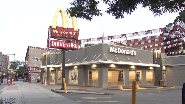 new-mcdonalds-employee-wcbs4otu-hi-res-still.jpg 