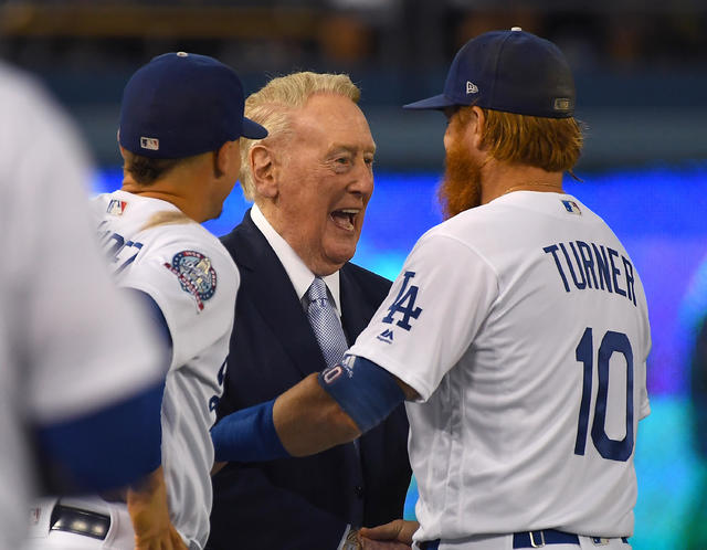 Los Angeles Dodgers on X: Welcome, Scully family! Tonight, 18 Scully  grandchildren and five of Vin and Sandy's great grandchildren joined us for  his jersey night at the stadium.  / X