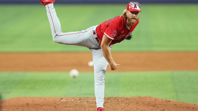 Los Angeles Angels v Miami Marlins 