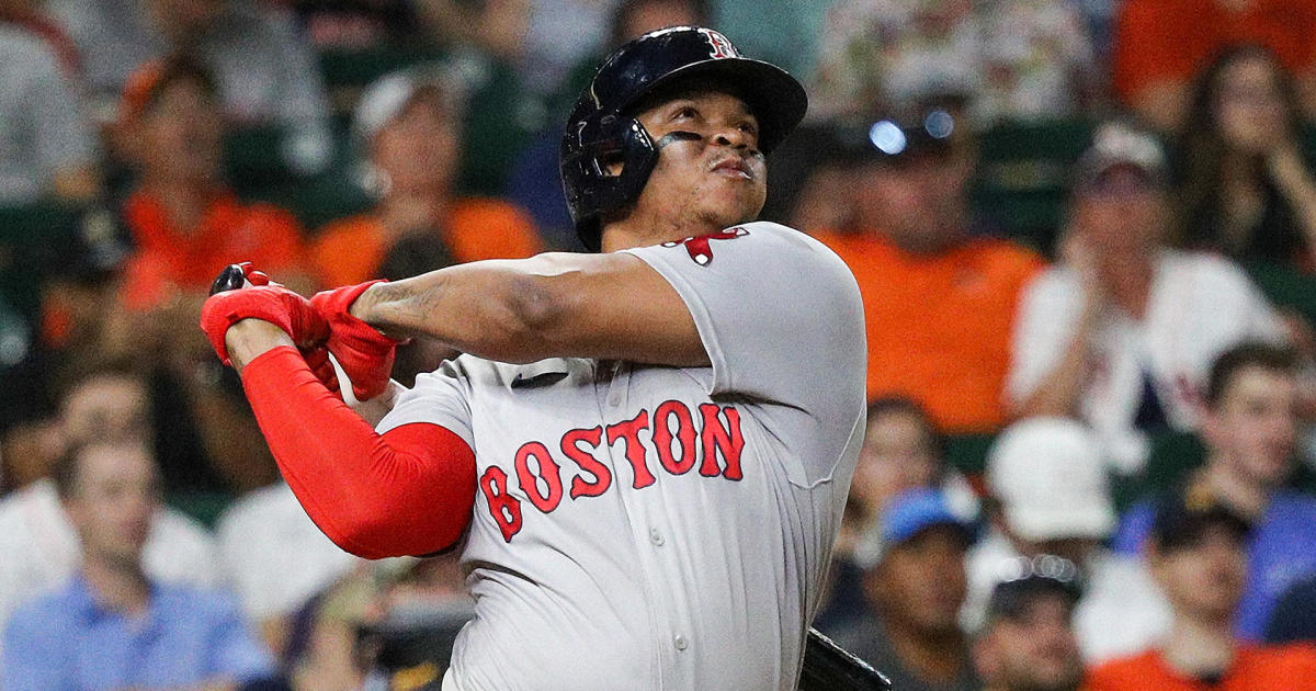 BallPark Buzz on X: Alright Red Sox Nation!! Looking to give someone this  Rafael Devers red jersey. If this tweet reaches 600 retweets in the next 48  hours, it could be yours.