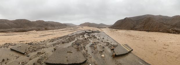 Flash flooding leaves hundreds stranded in Death Valley National Park 