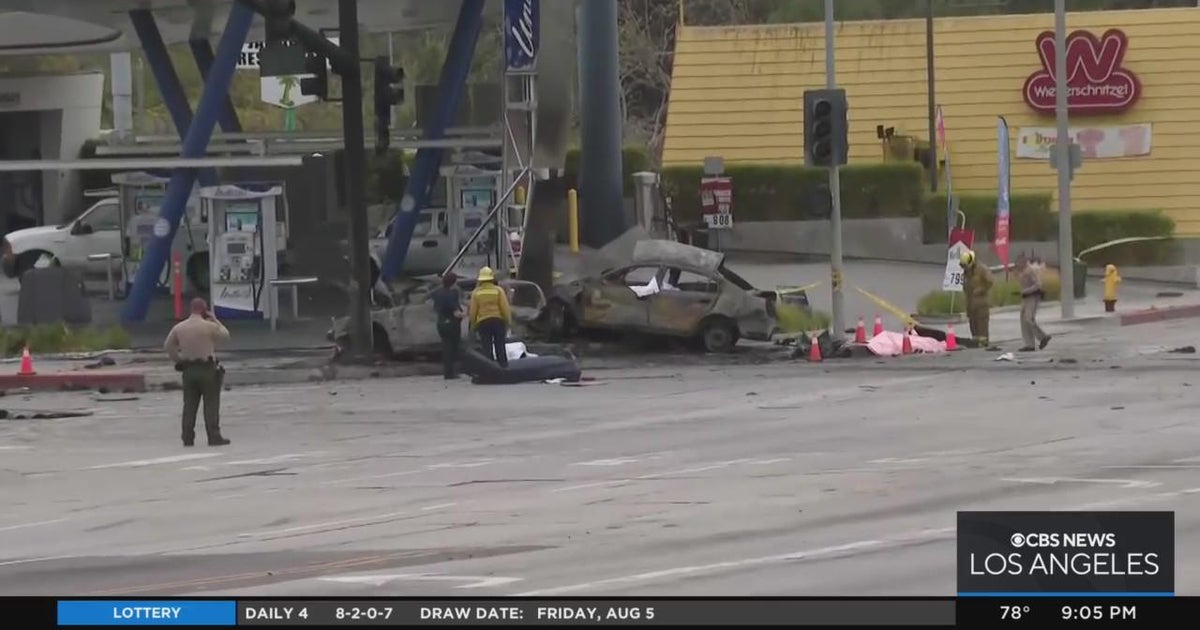 Aftermath following fatal crash in Windsor Hills that killed 6 people ...