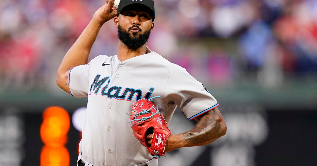 Phillies rally to beat Marlins 4-3