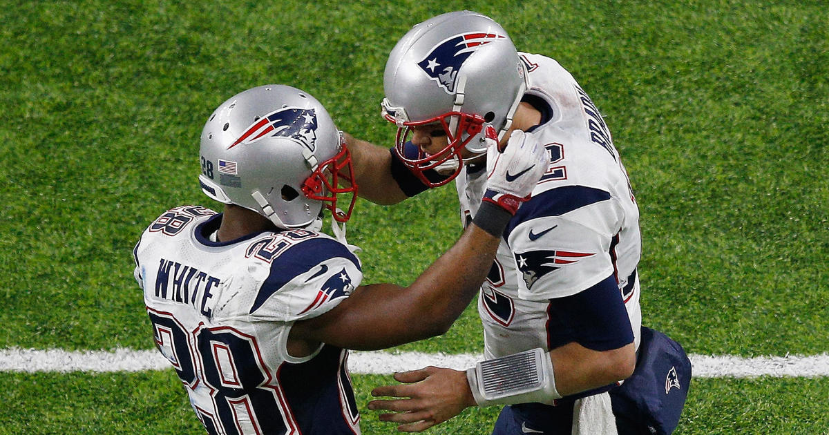 New England Patriots TOM BRADY throws TD pass to James White