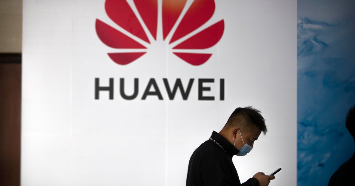 U.S. bans imports of Chinese tech from Huawei, ZTE