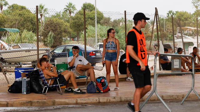 Accident at music festival after strong winds, in Valencia 