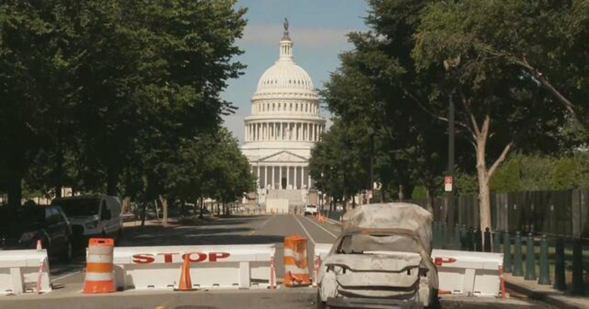 Man crashes into barrier near Capitol, opens fire, then shoots himself
