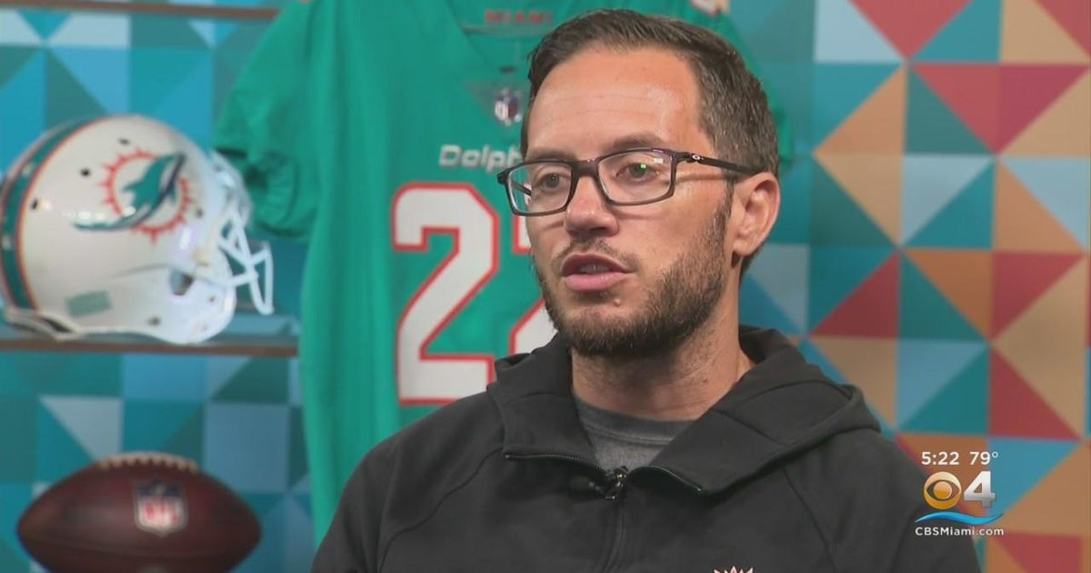 Dolphins head coach Mike McDaniel gets candid about his fresh new approach