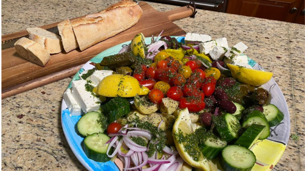 greek-salad-rania.png 