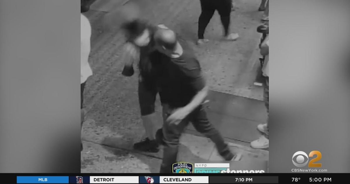 Bronx man charged with attempted murder for brutal sucker punch - CBS ...