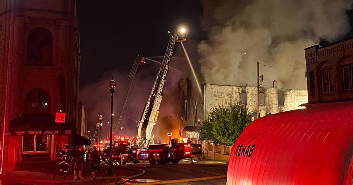 At least 4 people injured when fire rips through building in Rochester ...