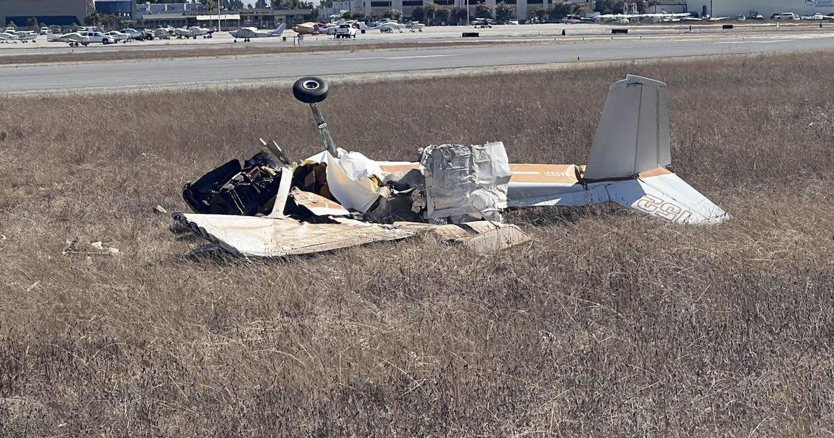 At least 2 people killed when 2 planes collide in midair while trying to land – CBS News