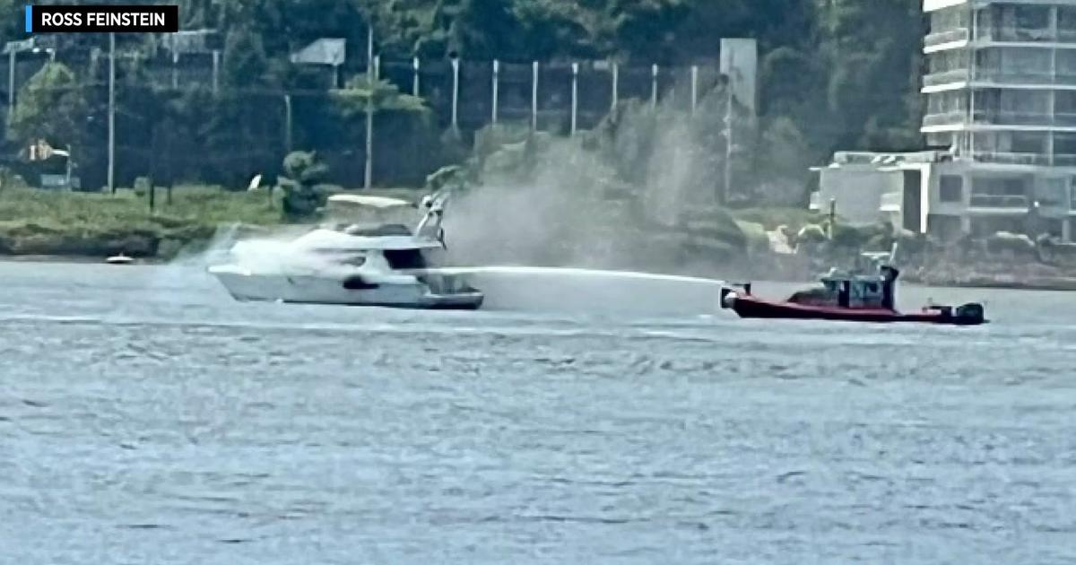 Good Samaritan rescues passengers from burning yacht on Hudson River