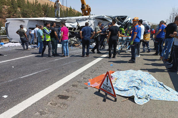 Bus crash leave at least 15 dead in Turkey 