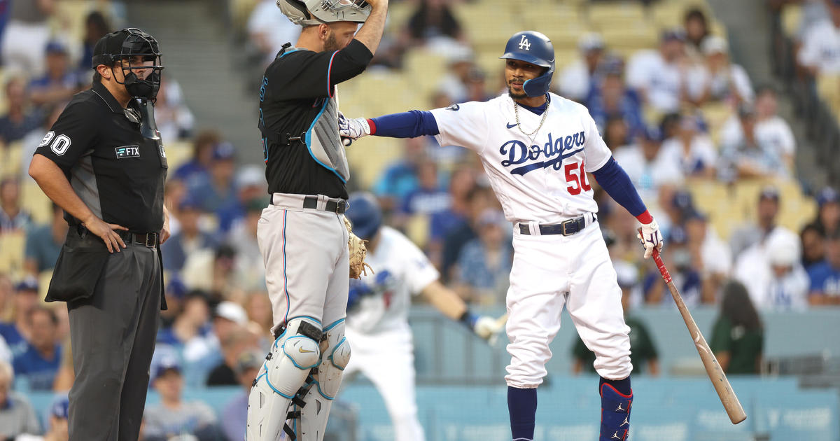 Dodgers edge Marlins 21 for 34th comefrombehind win CBS Miami