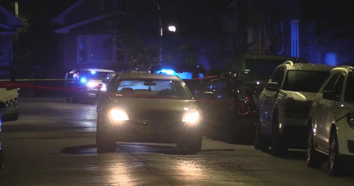 Victim shoots would-be carjacker in North Austin - CBS Chicago