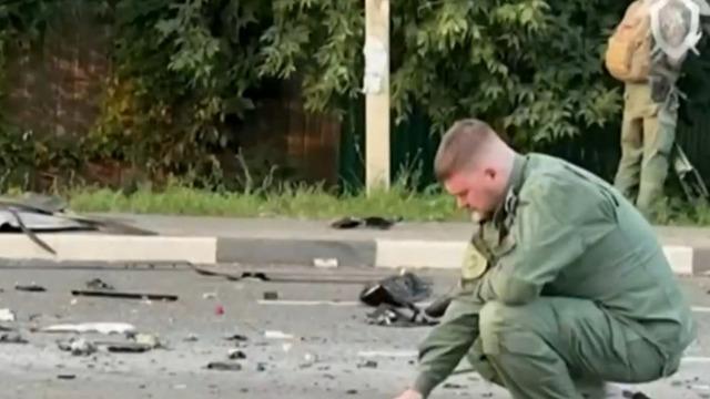 cbsn-fusion-russia-blames-ukraine-for-deadly-car-bomb-attack-thumbnail-1220240-640x360.jpg 