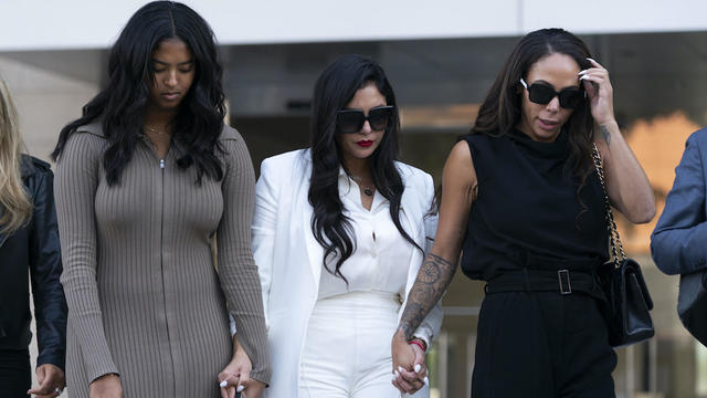 Vanessa Bryant arrives at U.S. Federal Courthouse. 