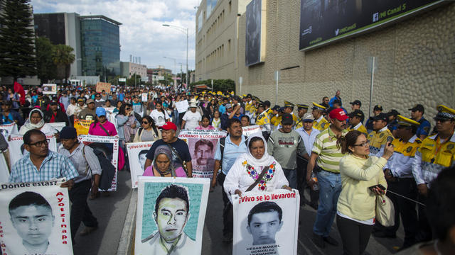 Protest for 43 missing students in Mexico City 